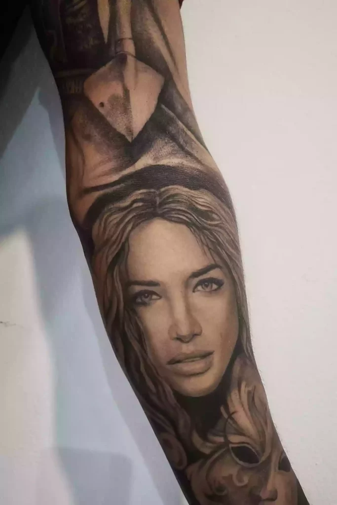 Volto Femminile